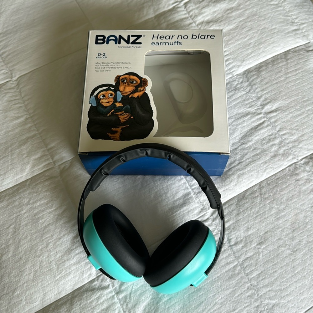 Banz earmuffs 0-2 years old -NEW!